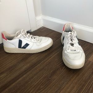 Women’s Veja V10 sneakers